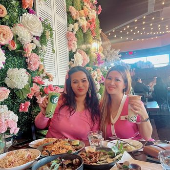 Amazing Basil - Pretty in Pink S7 Green Thai w/ Boba S23 Mango Creme Brulee - Asian Fusion Near Me - Fremont, California