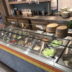 ALOHA POKE - Man kann seine Poke-Bowl individuell zusammenstellen