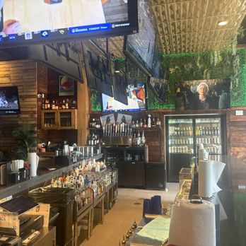 Food Plus Beer - Sports Bars Near Me - Lutz, Florida