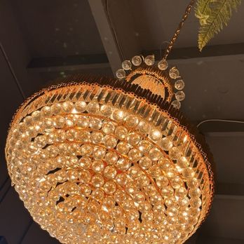 Pearl Thai Cuisine - Another lovely chandelier - Thai Near Me - Benicia, California Pearl Thai Cuisine - Another lovely chandelier - Thai Near Me - Benicia, California