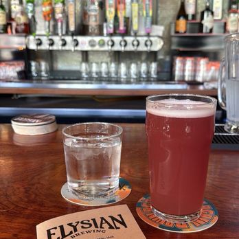 Elysian Brewing - Capitol Hill - GLITTERIS - Brewpubs Near Me - Seattle, Washington
