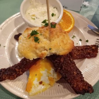 Crazy Pig Southern Kitchen - Boo Yah biscuit - American Near Me - Mandeville, Louisiana Crazy Pig Southern Kitchen - Boo Yah biscuit - American Near Me - Mandeville, Louisiana