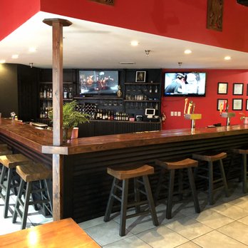 Mali Thai Bistro - Bar Area - Thai Near Me - Lee's Summit, Missouri