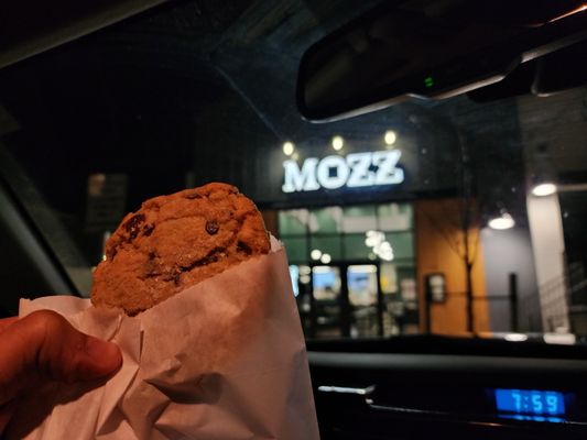 MOZZ Artisan Pizza by null