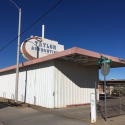 Taylor Dennis Automotive - Front of building of Taylor automotive