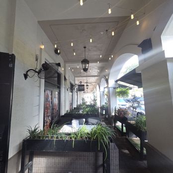Crab Du Jour - Miami - Outside dining - Seafood Near Me - Miami, Florida
