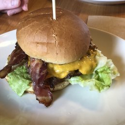 Classic Bacon Cheeseburger