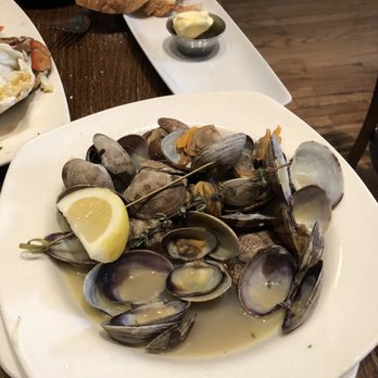 Taylor Shellfish Oyster Bar - Steamed clam with classic butter and shallots - Seafood Near Me - Seattle, Washington