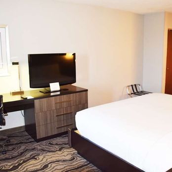 DoubleTree by Hilton Hotel Montgomery Downtown - Guest room - Hotels Near Me - Montgomery, Alabama DoubleTree by Hilton Hotel Montgomery Downtown - Guest room - Hotels Near Me - Montgomery, Alabama