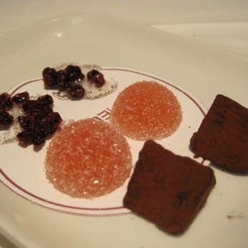 Hotel Greulich - Sweets--a dried fruit thing, a jelly thing, and a piece of chocolate truffle. - Hotels Near Me - Zürich, ZH