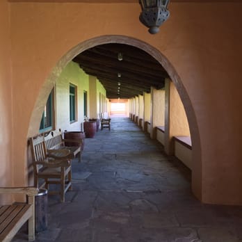 La Posada Hotel - Main entrance from the original railroad depot (the hotel lobby now serves as the waiting room) - Hotels Near Me - Winslow, Arizona La Posada Hotel - Main entrance from the original railroad depot (the hotel lobby now serves as the waiting room) - Hotels Near Me - Winslow, Arizona