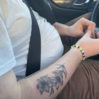Pride and Glory - Tattoo Near Me - Nashville, Tennessee