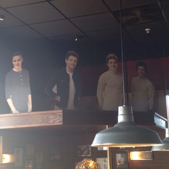 Fuddruckers - One Direction? Please, you have a few more years before you earn yourselves a spot in this restaurant. - American Near Me - Miami, Florida