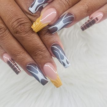 Platinum Nails & Spa - Nail Salons Near Me - Oceanside, California