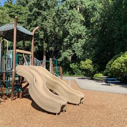 Zumdieck Park - Playground with two picnic tables nearby