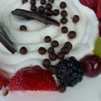 Paris Baguette - Fresh Fruit Cake! - Coffee & Tea Near Me - Irvine, California Paris Baguette - Fresh Fruit Cake! - Coffee & Tea Near Me - Irvine, California