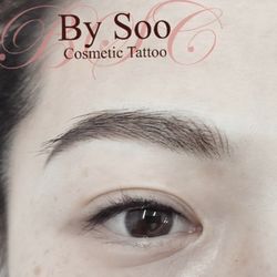 By Soo Cosmetic Tattoo - Close-up shot ( Natural nanoblading & upper eyeliners )