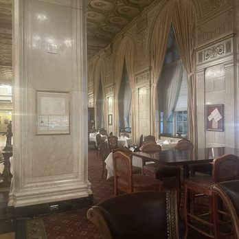 The Brown Hotel - Dining area off the bar. - Hotels Near Me - Louisville, Kentucky The Brown Hotel - Dining area off the bar. - Hotels Near Me - Louisville, Kentucky