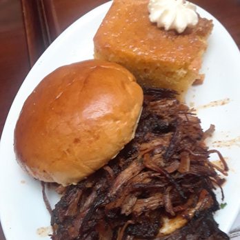 Chicago q - Pulled brisket sandwich with cornbread - Barbeque Near Me - Chicago, Illinois