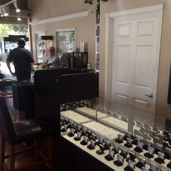 Buy Sell Loan - Beautiful display - Jewelry Near Me - Santa Clara, California Buy Sell Loan - Beautiful display - Jewelry Near Me - Santa Clara, California