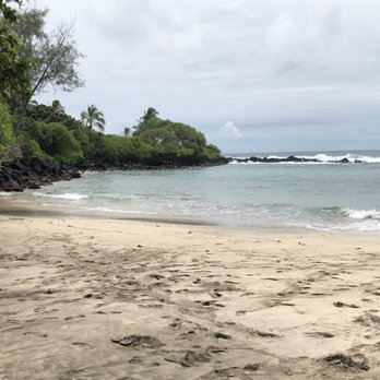 Hamoa Beach - The calmer left side of Hamoa Beach. - Beaches Near Me - Hana, Hawaii