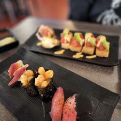 Sushiholics - Vip tuna,spicy scallop, surf clam crispy tuna, monkey brain.