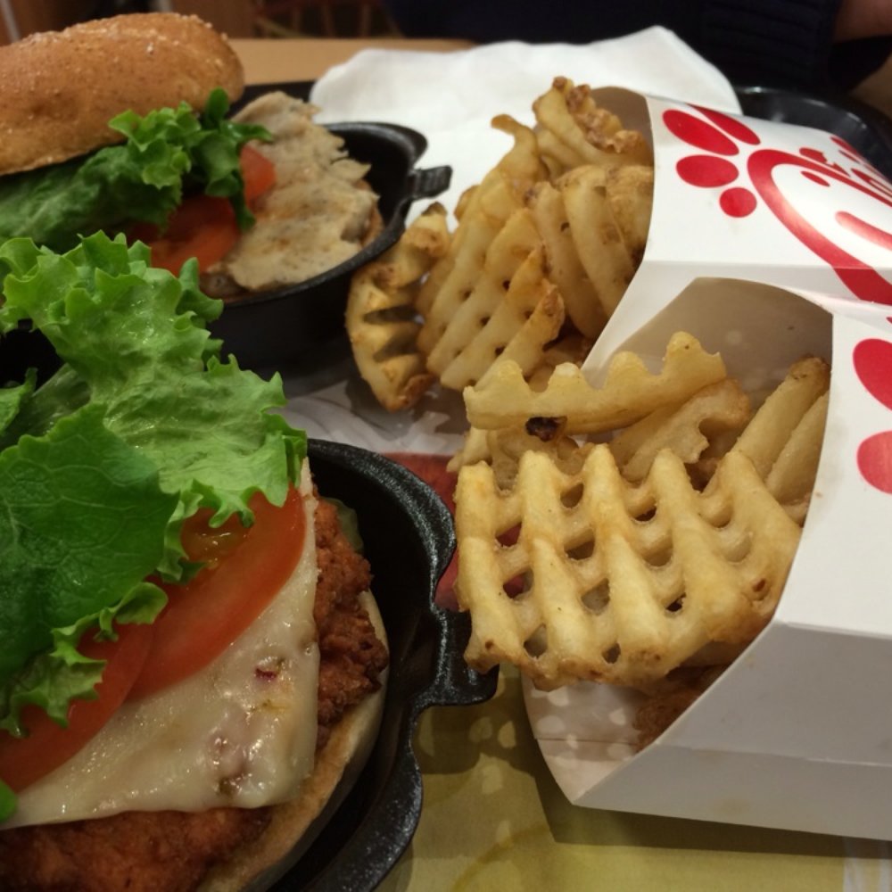 Chick-fil-A - Spicy deluxe chicken sandwich meals - Fast Food Near Me - Lombard, Illinois Chick-fil-A - Spicy deluxe chicken sandwich meals - Fast Food Near Me - Lombard, Illinois