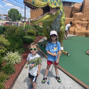 Fantasy Golf - Amusement Parks Near Me - Pigeon Forge, Tennessee