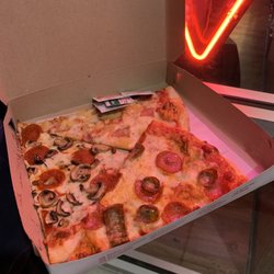 Michaelangelo's Pizza & Subs - Cape Carteret - By the slice. ABSOLUTELY DELICIOUS.