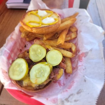 Beth's Burger Bar - Bacon Cheeseburger with Fries - Burgers Near Me - Lake Mary, Florida