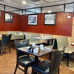 Fili's Cafe - Inside of the restaurant