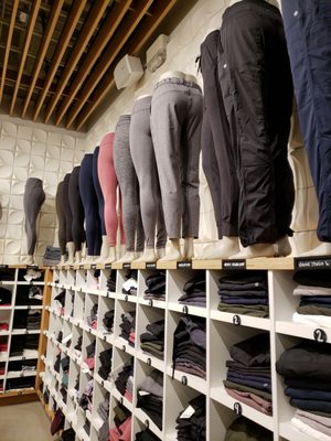 lululemon hours park royal