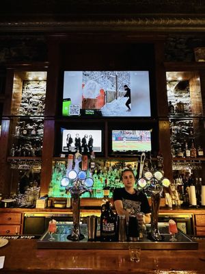 Buglin' Bull Restaurant and Sports Bar by null