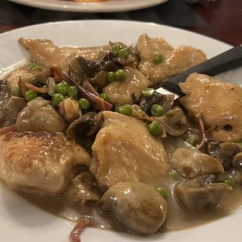 Dom & Vinnie's Restaurant - Chicken ala Vinnie - Pizza Near Me - Yonkers, New York