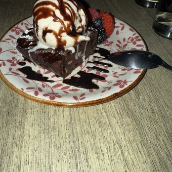 Mike & Anne's Restaurant - Chocolate nut brownie with berries and vanilla ice cream - New American Near Me - South Pasadena, California Mike & Anne's Restaurant - Chocolate nut brownie with berries and vanilla ice cream - New American Near Me - South Pasadena, California