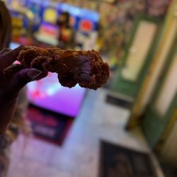 Willie's Chicken Shack - Chicken leg views..