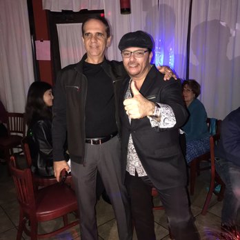 Bajo Las Estrellas - a man giving a thumbs up - Piano Bars Near Me - Miami, Florida Bajo Las Estrellas - a man giving a thumbs up - Piano Bars Near Me - Miami, Florida