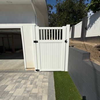 Vinyl Land Fencing - Fences & Gates Near Me - Baldwin Park, California Vinyl Land Fencing - Fences & Gates Near Me - Baldwin Park, California