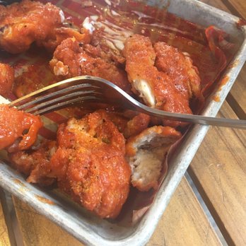 Applebee's Grill + Bar - Boneless wings with barely any wing sauce and breaking falling off before you put your fork in. Terrible - American Near Me - Clark, New Jersey Applebee's Grill + Bar - Boneless wings with barely any wing sauce and breaking falling off before you put your fork in. Terrible - American Near Me - Clark, New Jersey