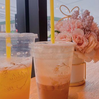 A La Mousse - Milk Foam Rose Tea - Desserts Near Me - Narberth, Pennsylvania
