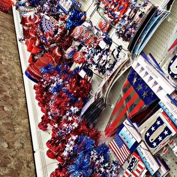 Dollar Tree - Patriotic decor - Discount Store Near Me - Macon, Georgia