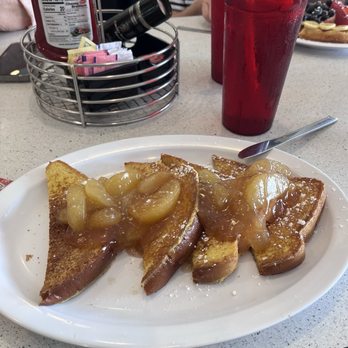 Beachside Diner - Apple pie French toast - Diners Near Me - St. Augustine, Florida Beachside Diner - Apple pie French toast - Diners Near Me - St. Augustine, Florida