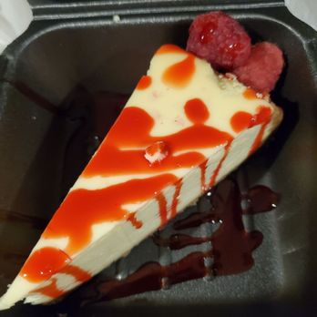 Ritmo Kitchen and Lounge - Raspberry cheesecake - Lounges Near Me - Bakersfield, California