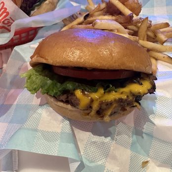 Monty's Good Burger - Burgers Near Me - Culver City, California Monty's Good Burger - Burgers Near Me - Culver City, California