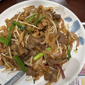 Mama Lu's Dumpling House - #30 beef chow fun - Shanghainese Near Me - Arcadia, California Mama Lu's Dumpling House - #30 beef chow fun - Shanghainese Near Me - Arcadia, California