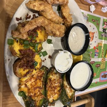 Austin Avenue I - Appetizer Tray - Sports Bars Near Me - Plano, Texas