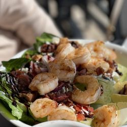 Outriggers Tiki Bar & Grille
