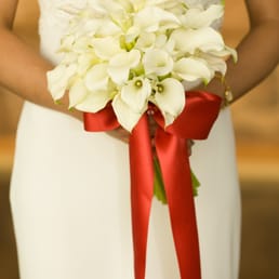 My gorgeous wedding bouquet (calla lilies) by Melissa. Photo by Beth Baugher of True Love Photo. My gorgeous wedding bouquet (calla lilies) by Melissa. Photo by Beth Baugher of True Love Photo.