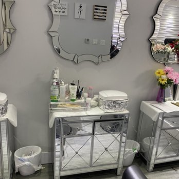 Lavish Nail Bar - Waxing station - Nail Salons Near Me - Miramar, Florida