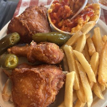Gus's World Famous Fried Chicken - 3 Piece Dark Plate - Southern Near Me - Houston, Texas Gus's World Famous Fried Chicken - 3 Piece Dark Plate - Southern Near Me - Houston, Texas
